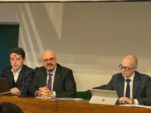 L'assessore regionale al Patrimonio, Sebastiano Callari, a Pocenia, alla presentazione della Centrale unica agli amministratori del Medio Friuli e della Bassa friulana. 